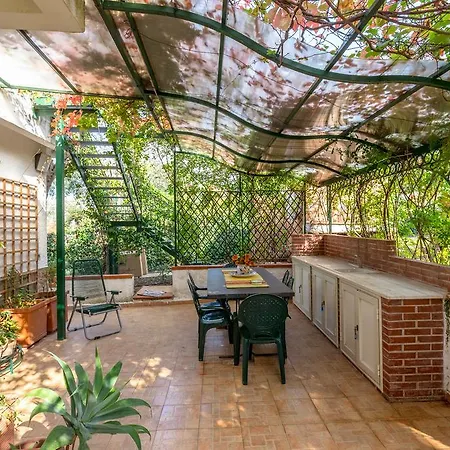 Violetta 펜션 카리니